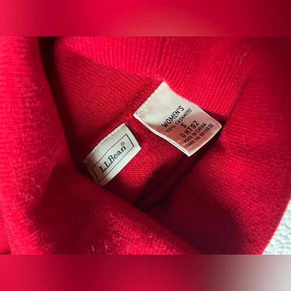 VINTAGE LL BEAN 100% CASHMERE RED TURTLENECK SWEATER WOMENS SMALL - Picture 3 of 5